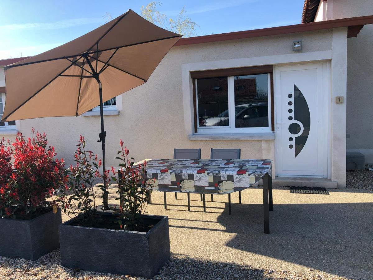 Gite A La Campagne Epieds  Exterior photo